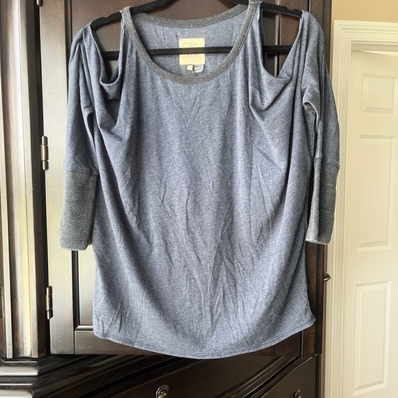 NWT Chaser Blocked Cold Shoulder L/S Shirt, Twilight w/Black, Medium - Picture 1 of 6